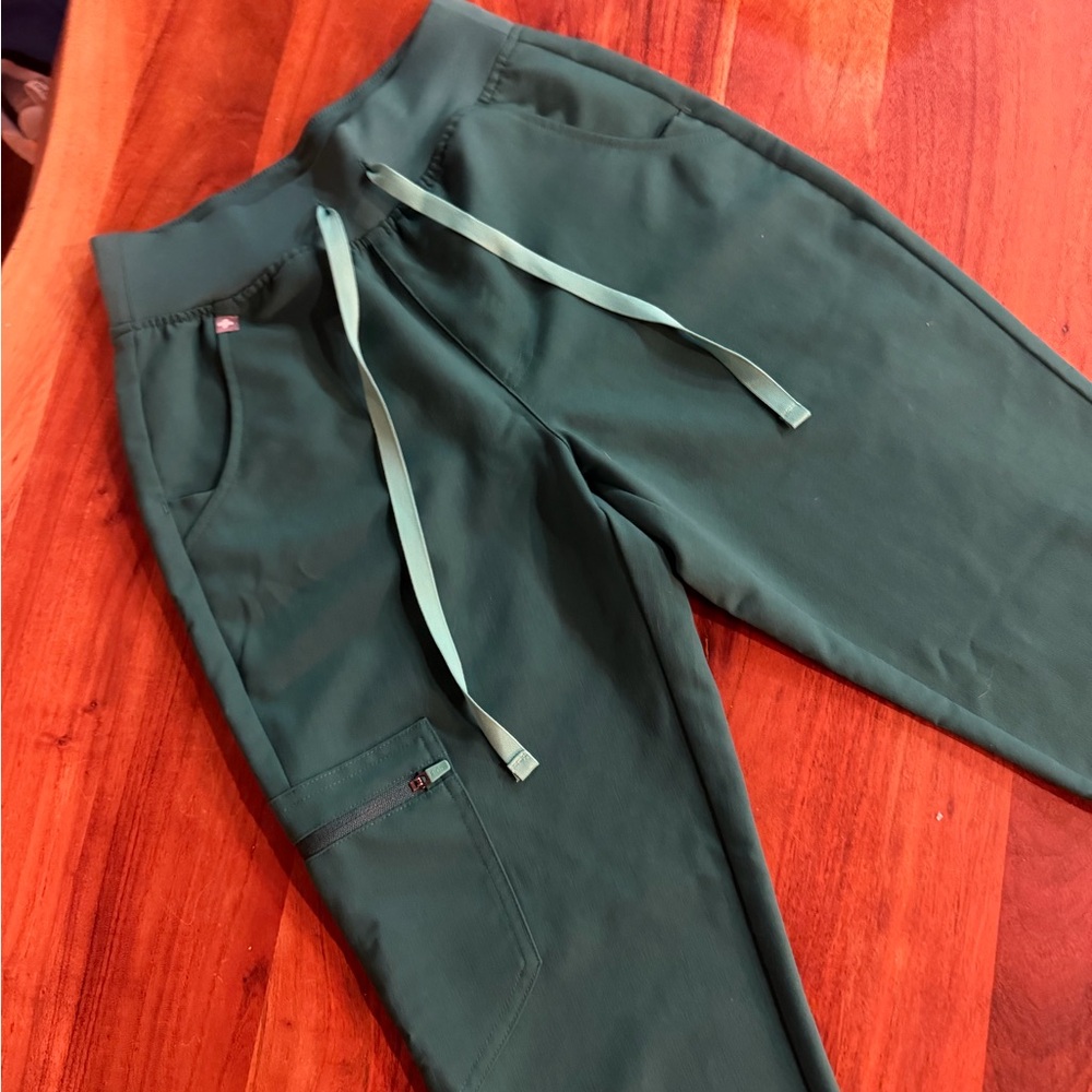 Figs Hunter Green Jogger Scrubs XXS/P - Picture 5 of 7